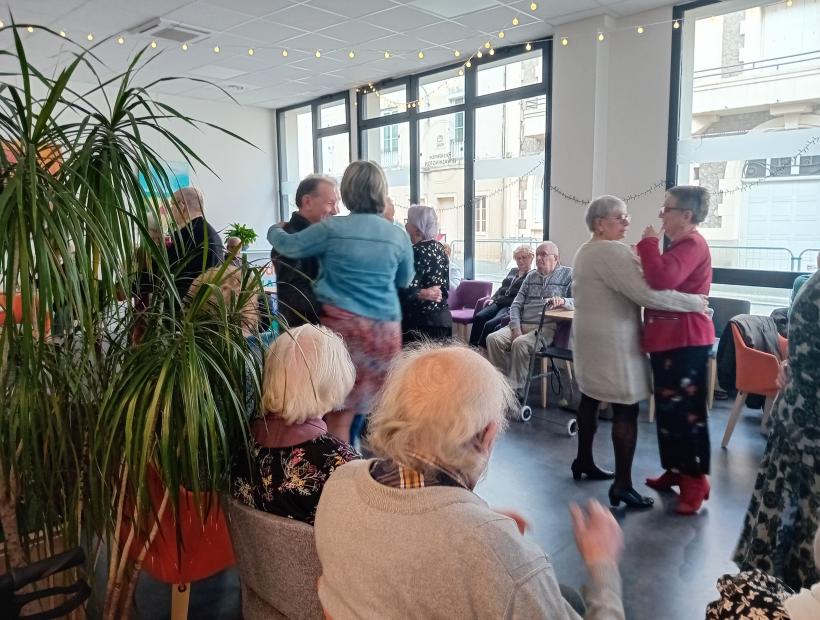 Thé dansant à la résidence Le Washington