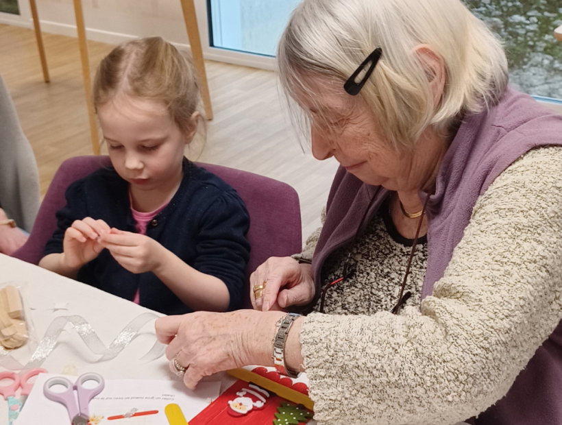 Activité manuelle intergénérationnelle